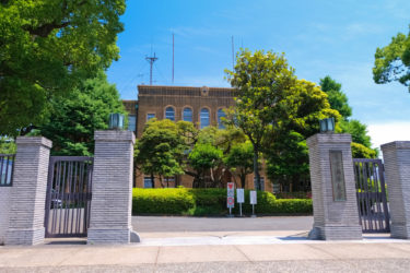 学校前（校門前）配布の効果と許可の取り方についてのアイキャッチ画像
